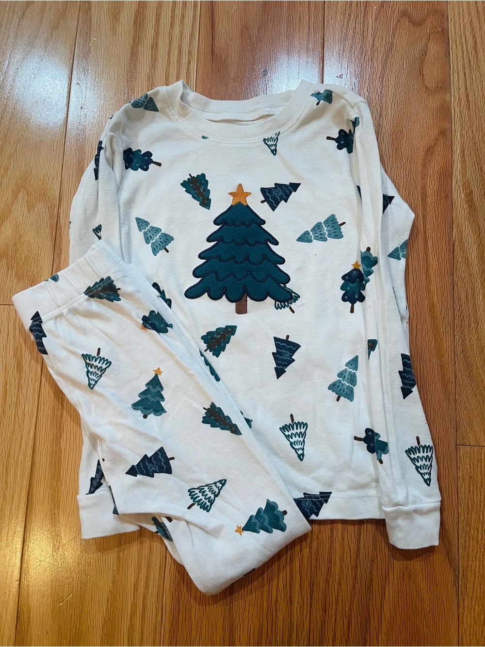 Kids Holiday Tree Print Pajama Set - White & Green